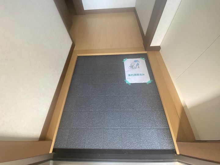 メゾン文の玄関