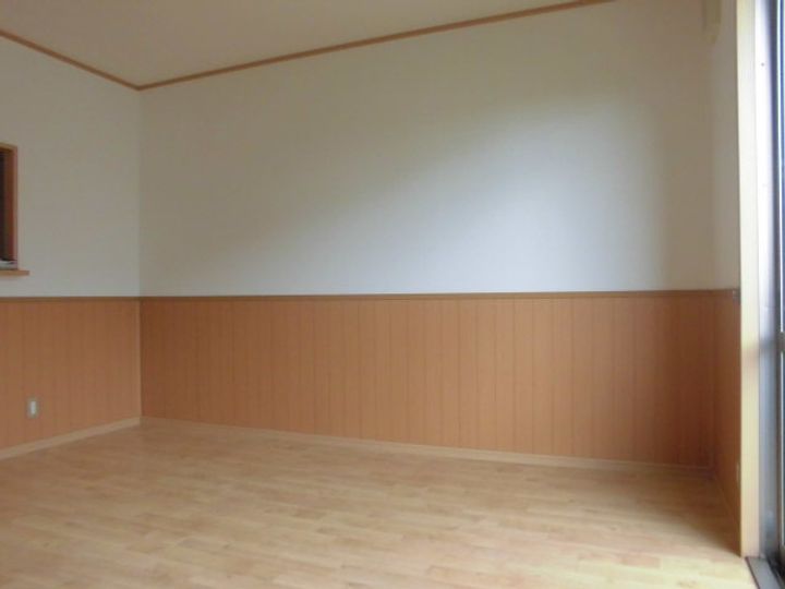 丸萬二番館205の子供部屋