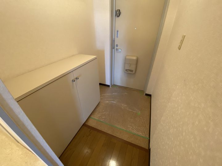 パームコート東山の玄関