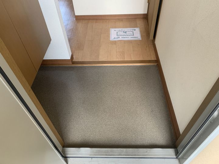 ファミール御立東の玄関