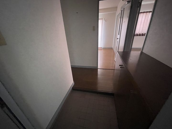 カンフォートやすむろ201の玄関