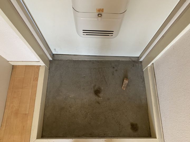 ハイツ中村302の玄関