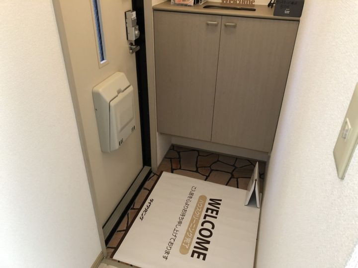 サンステージ海浜 B棟の玄関