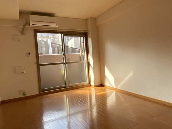 コンフォート 本町205の居間