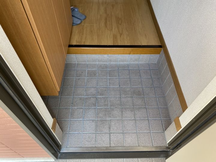 エーデル緑ヶ丘B201の玄関