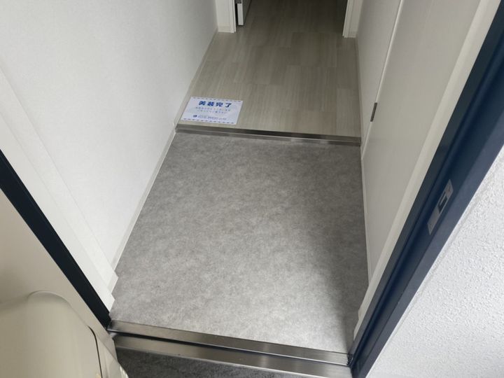 キャッスルコート岩端の玄関