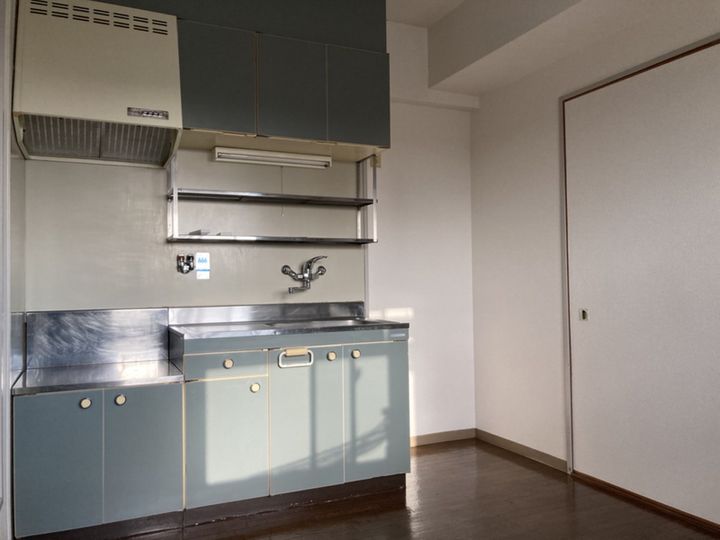 ファーストイン英賀保駅前501の居間