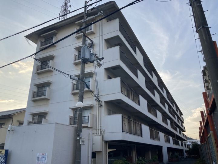 ビラ土山の外観