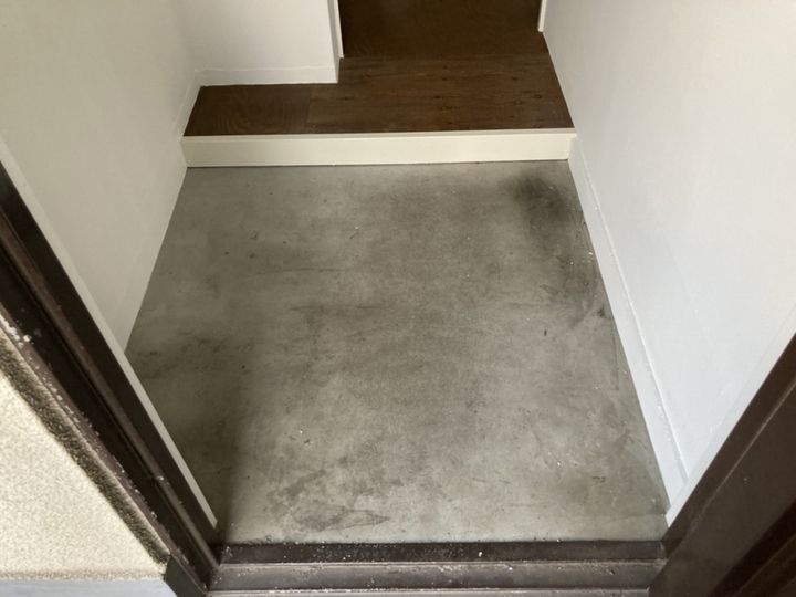 ビラ土山の玄関