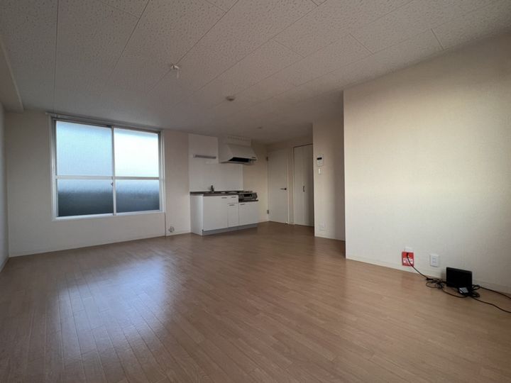 白浜駅西マンション402の居間
