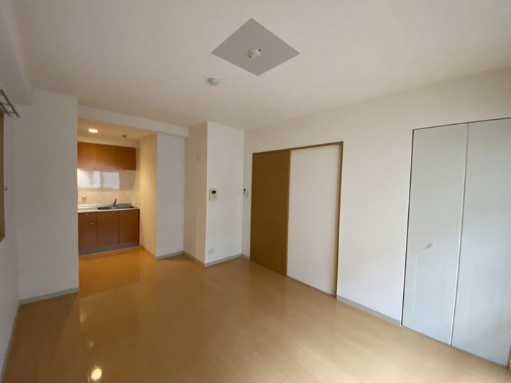 アモーレ二階町307の居間