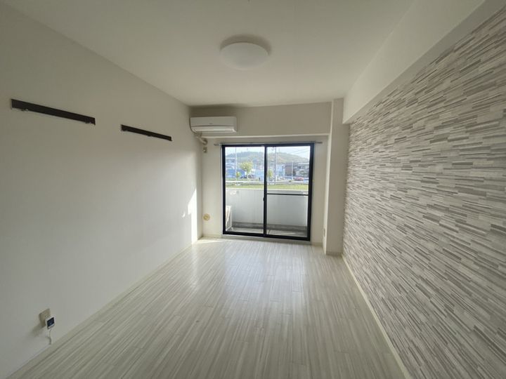 ウイングス北平野の居間