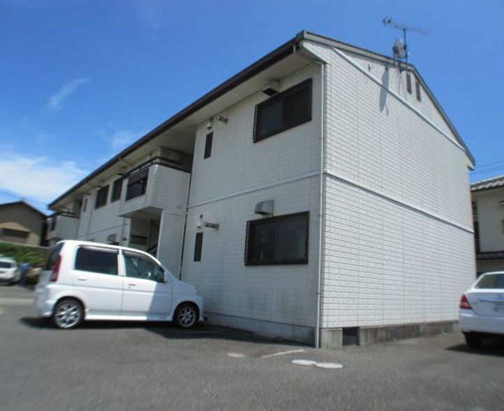 クレール山手の外観