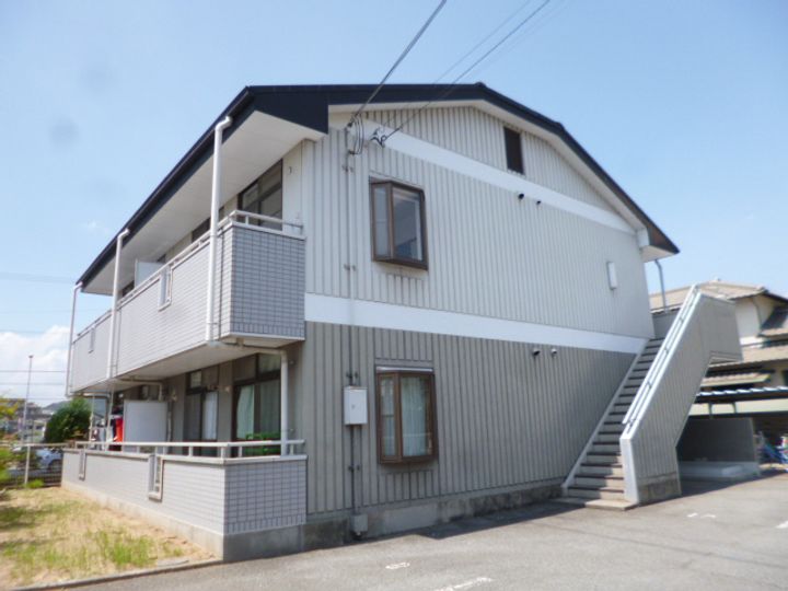 ルネシャルトB棟B201の外観