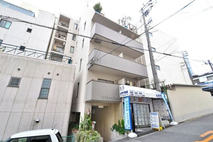 エンゼルマリン元町の外観