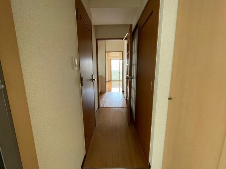 タカマツ神戸駅南通の内装