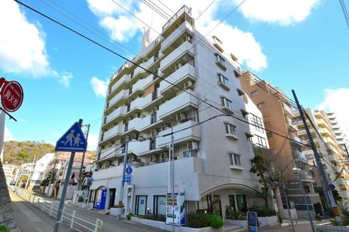 アルテハイム神戸県庁前の外観