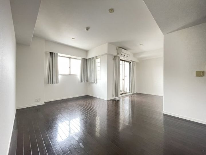 リベール三宮ミッドキャストの居間