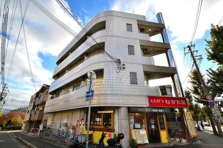 ヒルズ六甲の外観