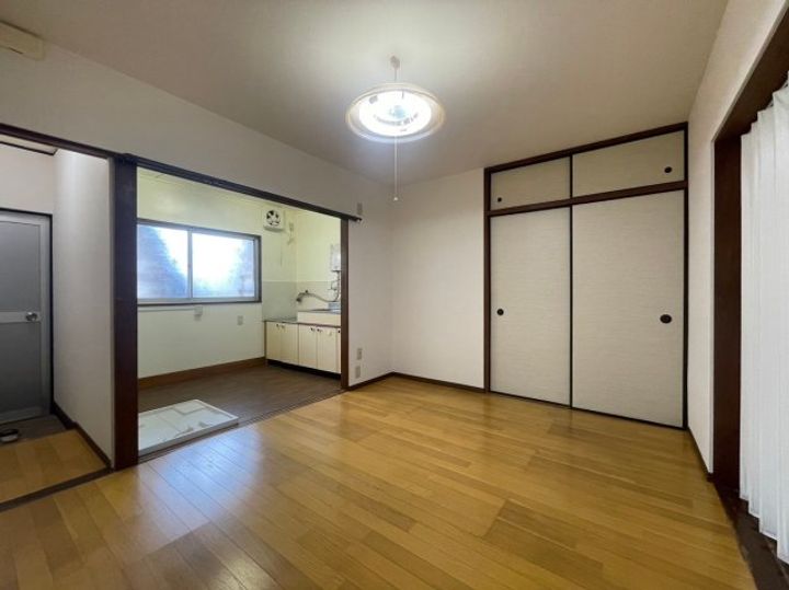 マンション難波の居間