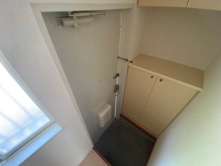 ヴィラ若木の玄関