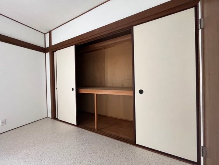 鶯橋マンションの内装