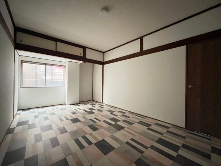 鶯橋マンションの寝室