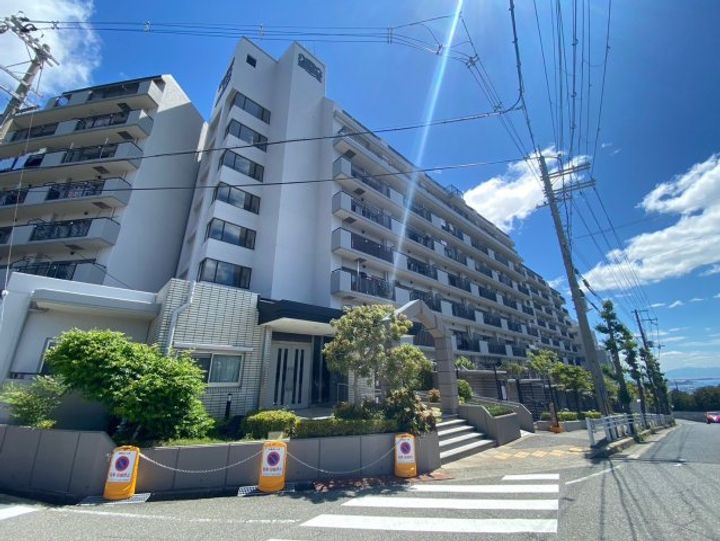 ライオンズマンション長田ヒルズ3号棟の外観