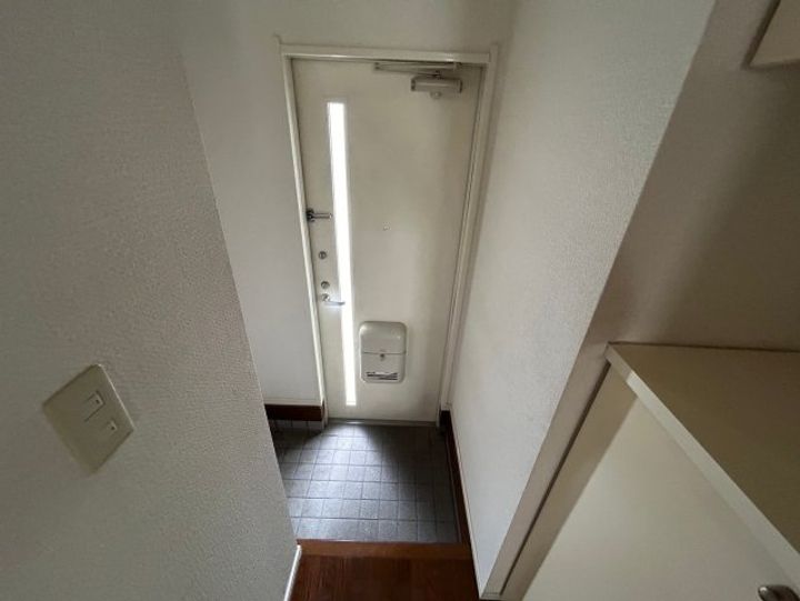 山下ハイツの玄関