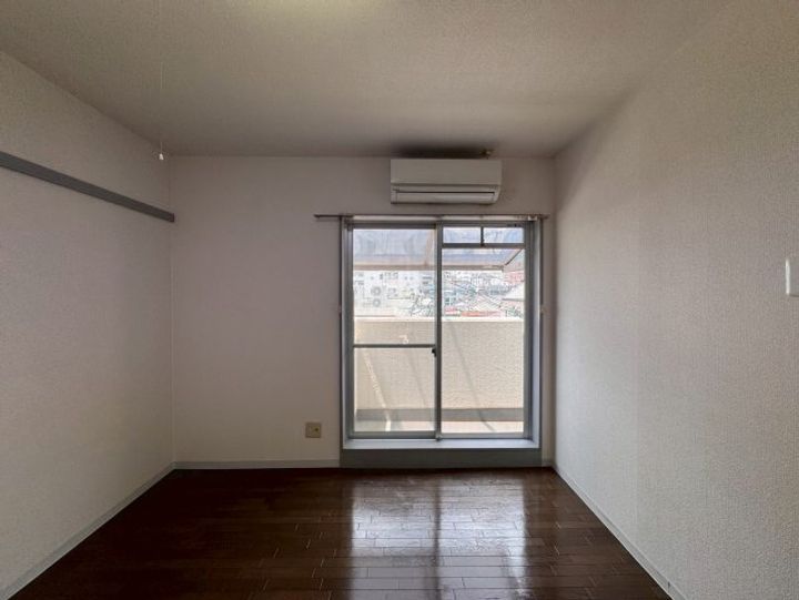 フォーラム王子公園の居間