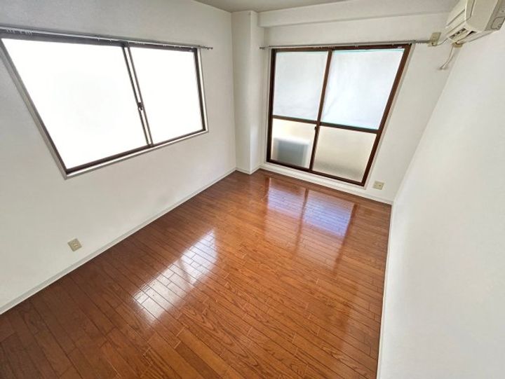 スマ扇コーポの居間