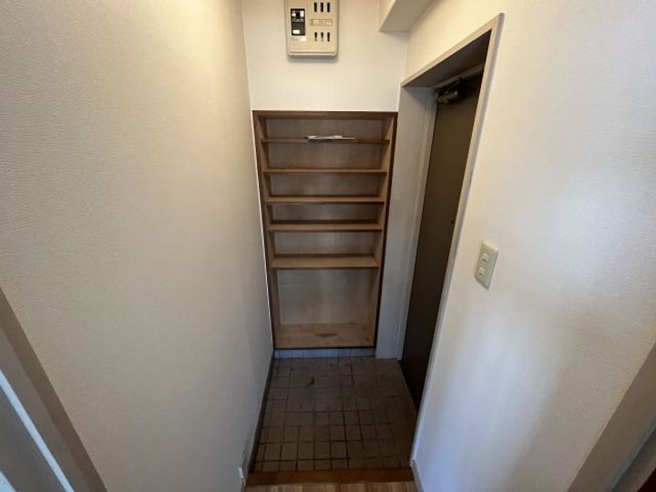 ヒルズ六甲の玄関