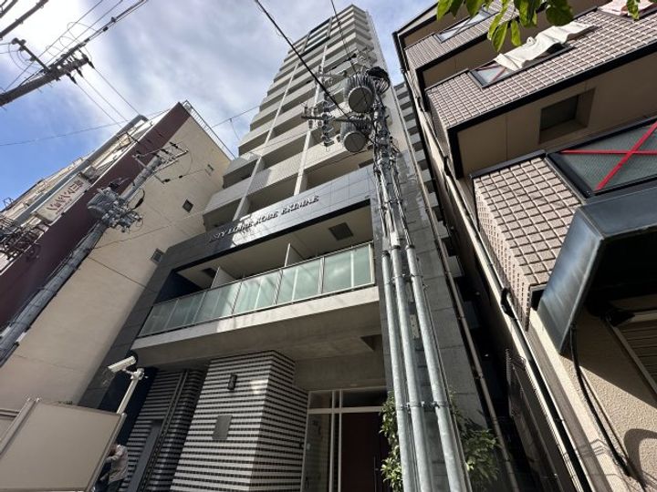 エスティ・ロアール神戸駅前の外観