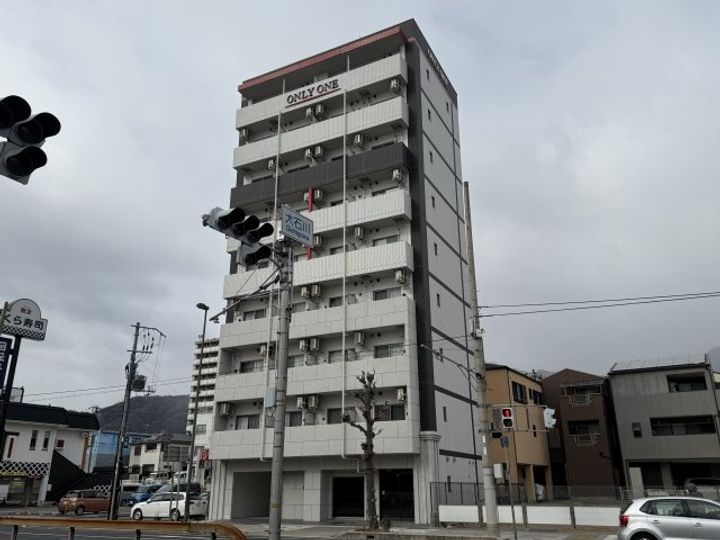 ONLYONE灘南通の外観