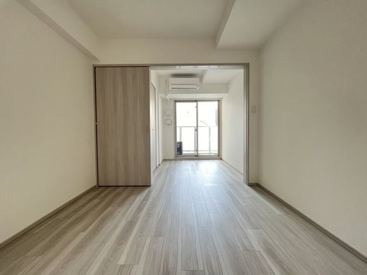 アドバンス三宮パルマの居間