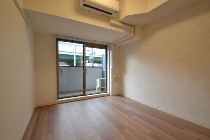 プレサンスTHE神戸の居間