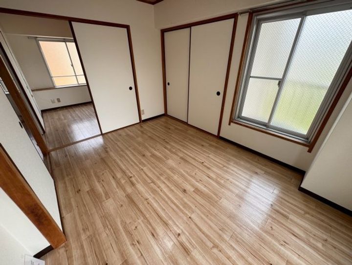 ドルフ西岡本の内装