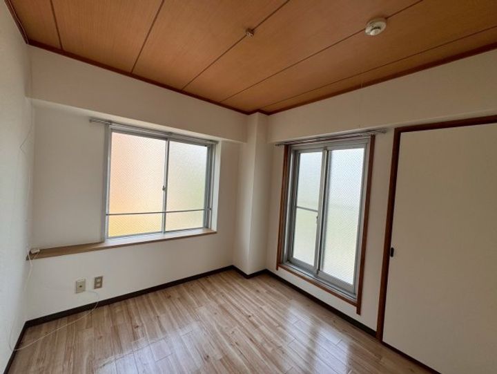 ドルフ西岡本の内装