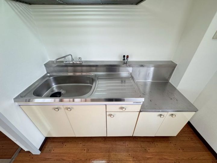 ドルフ西岡本のキッチン