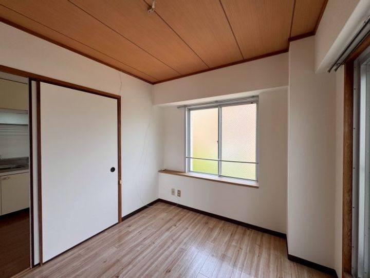 ドルフ西岡本の寝室