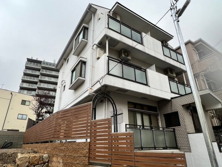 上山マンションの外観