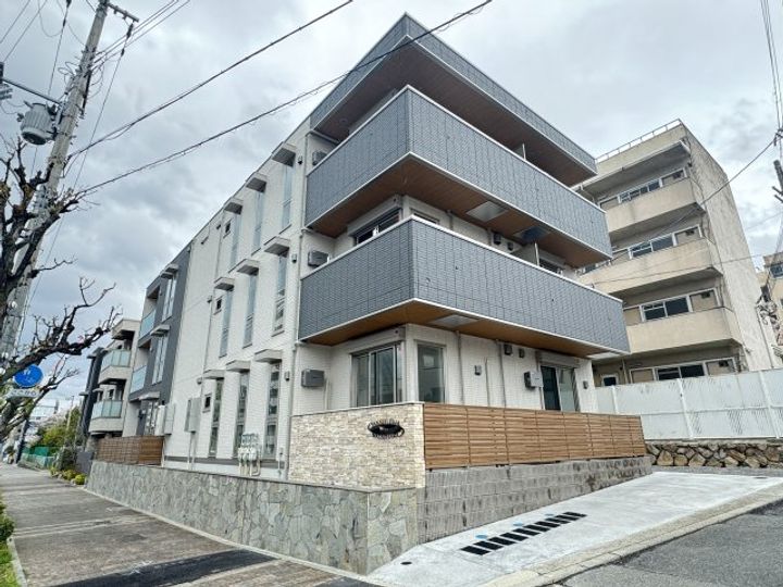 Sansevieria夏原の外観