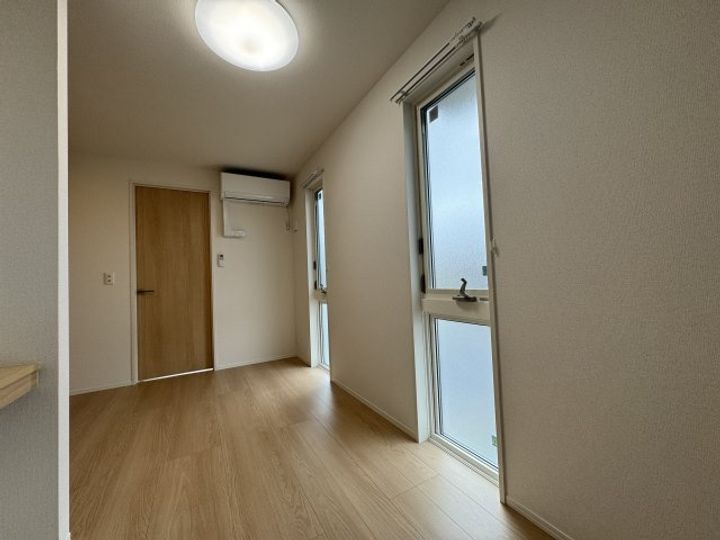 Sansevieria夏原の内装