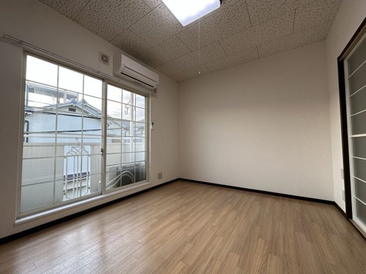 シティライフ岡本の居間