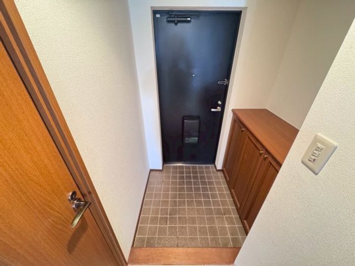 ステイツ神戸青谷・城の下通の玄関