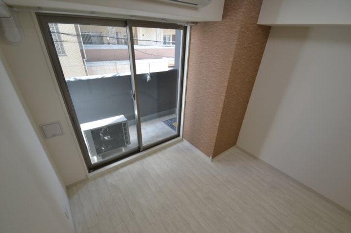 U-ro湊川公園前の寝室