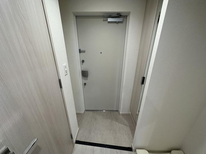 アドバンス神戸レイソレの玄関