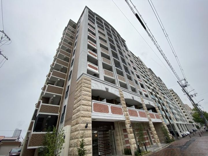 ラグゼ神戸WESTの外観