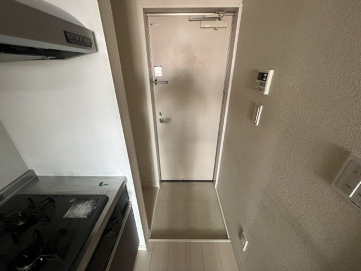 クレストコート鷹取の玄関