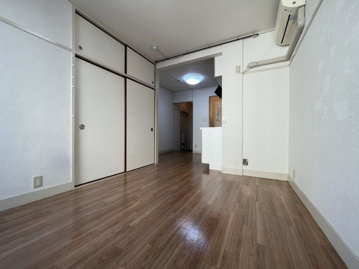 丸山ビルの寝室